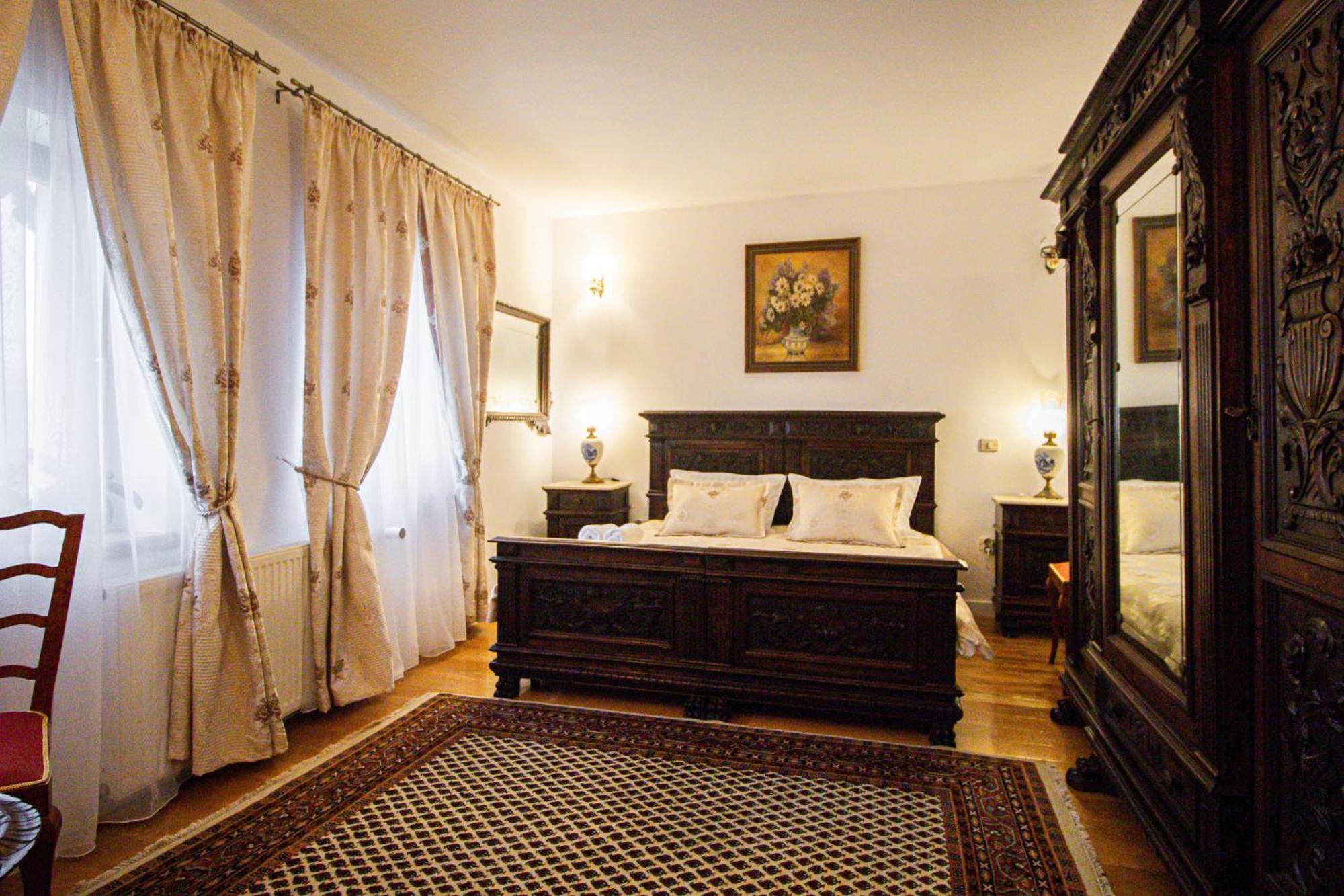 Runca-N Rai Hotel Cristian  Exterior photo